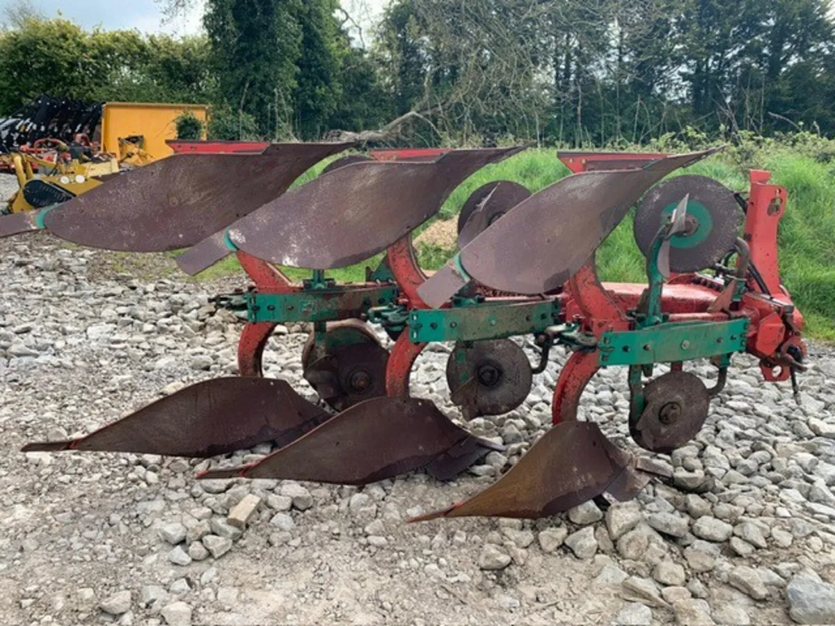 KV 3 X 14" E 160 REV NO8 PLOUGH - Image 1