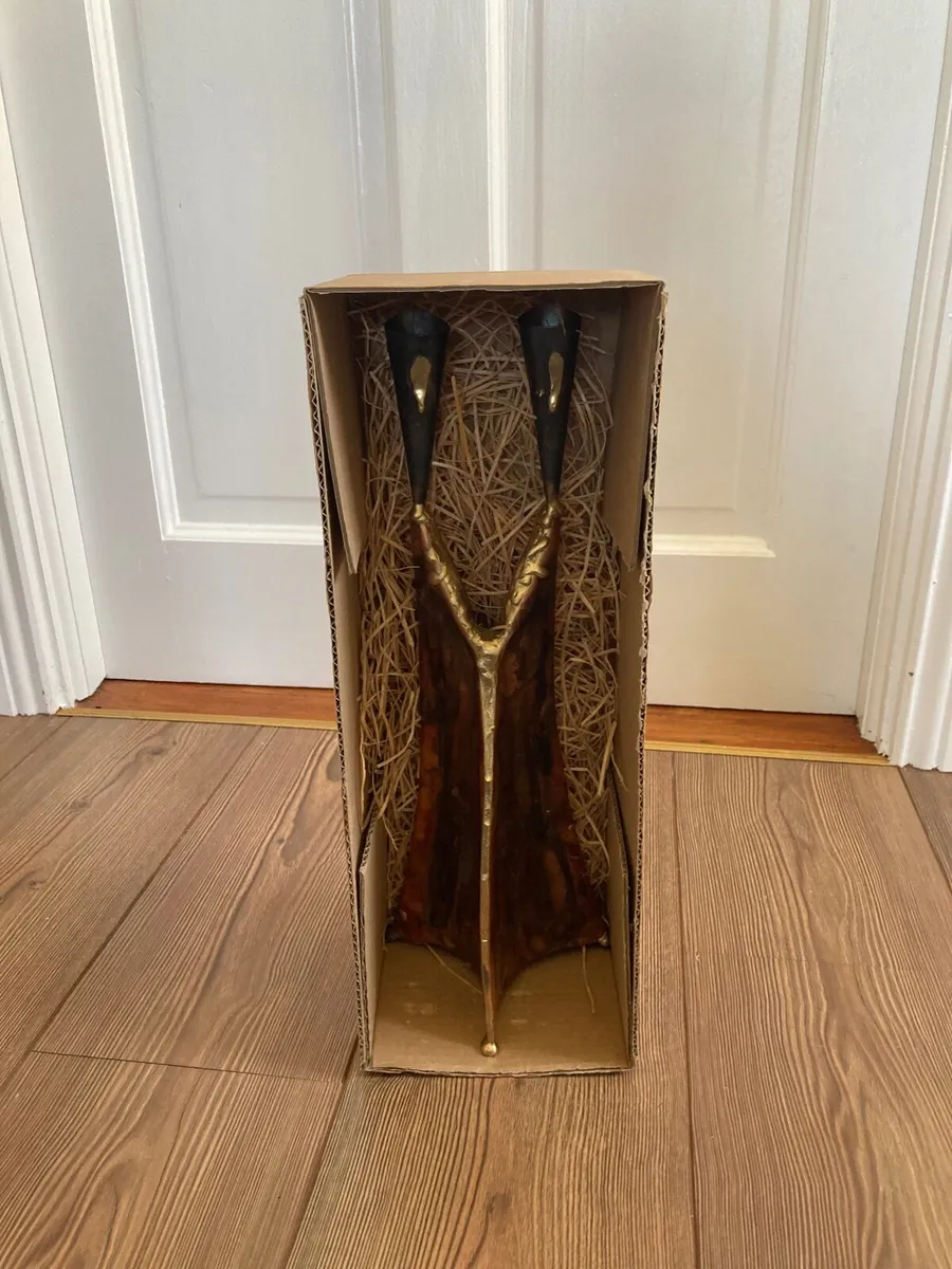 Double flute sculpted candle holder - Image 1