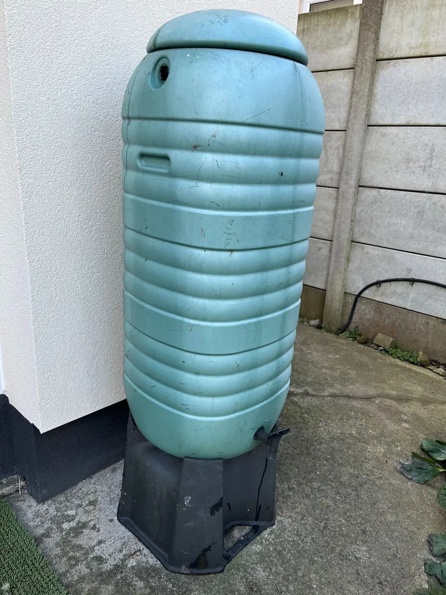 Garden Water Butt with Stand - Image 1