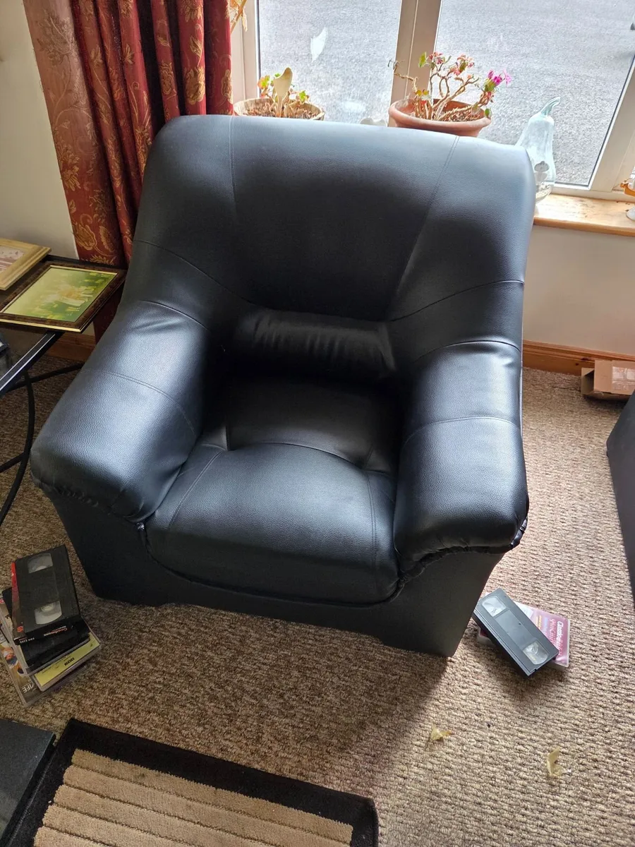 1 Sofa, 2 Arm Chairs (3-Piece Suite) - Image 3