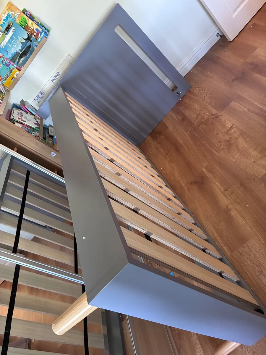 Bed frame - Image 2