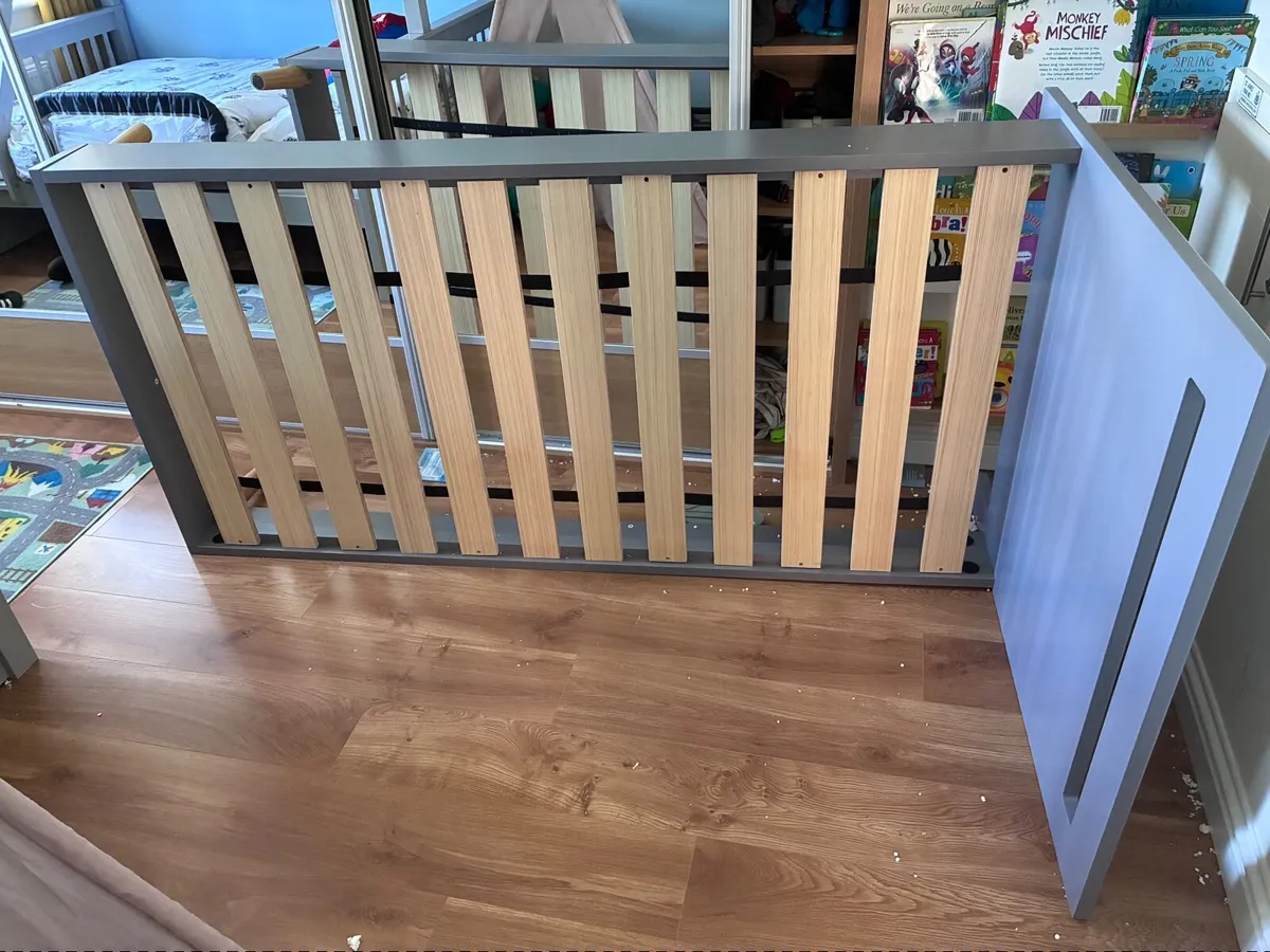 Bed frame - Image 4