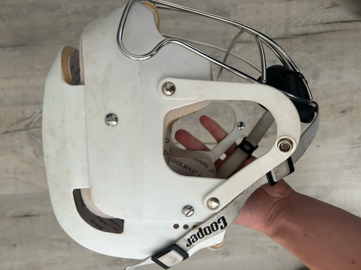 White Cooper Hurling helmet - Image 3