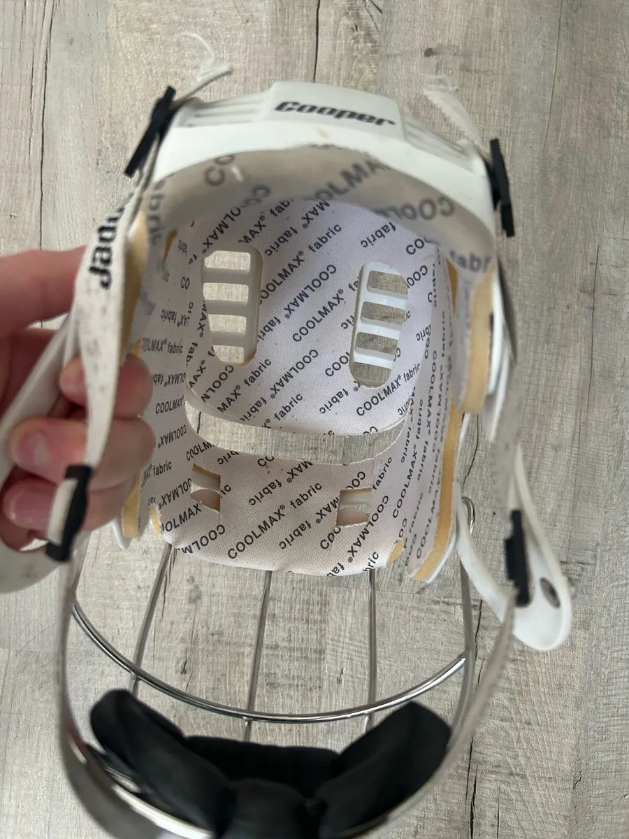 White Cooper Hurling helmet - Image 4