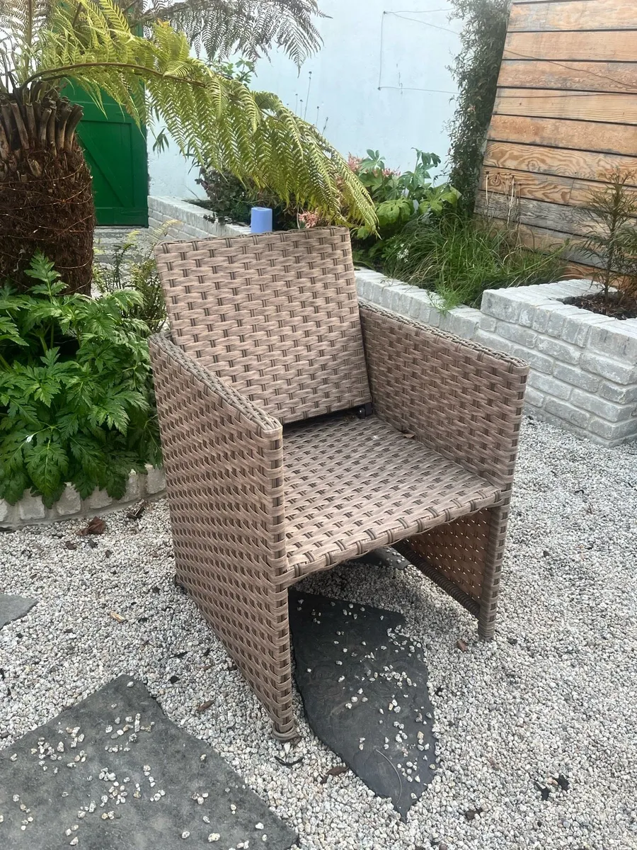 Rattan 6 seater garden furniture - Image 4