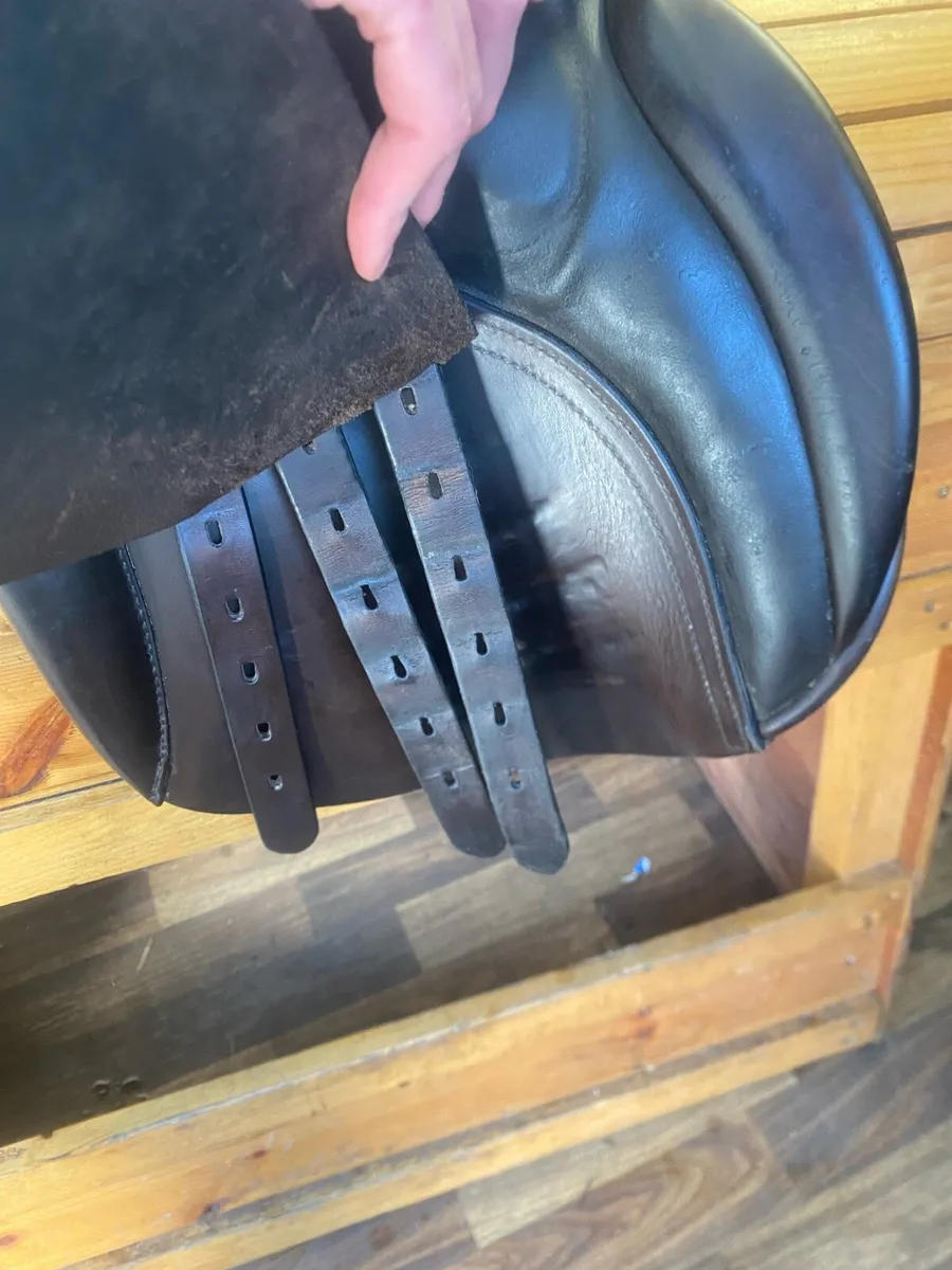 Falcon brown Leather saddle ex wide - Image 3