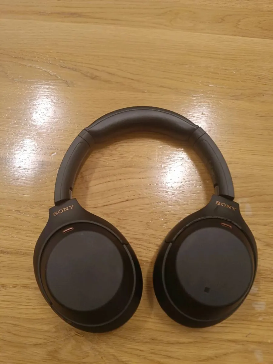 Sony headphones - Image 1
