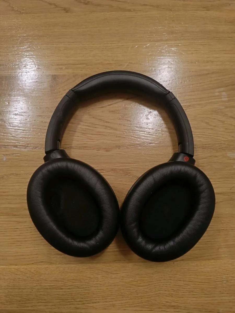 Sony headphones - Image 2