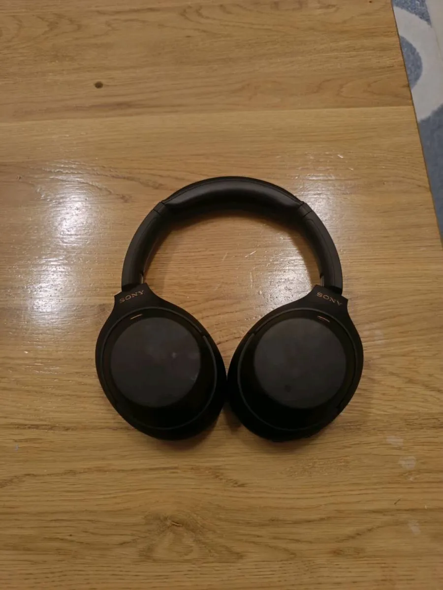 Sony headphones - Image 3