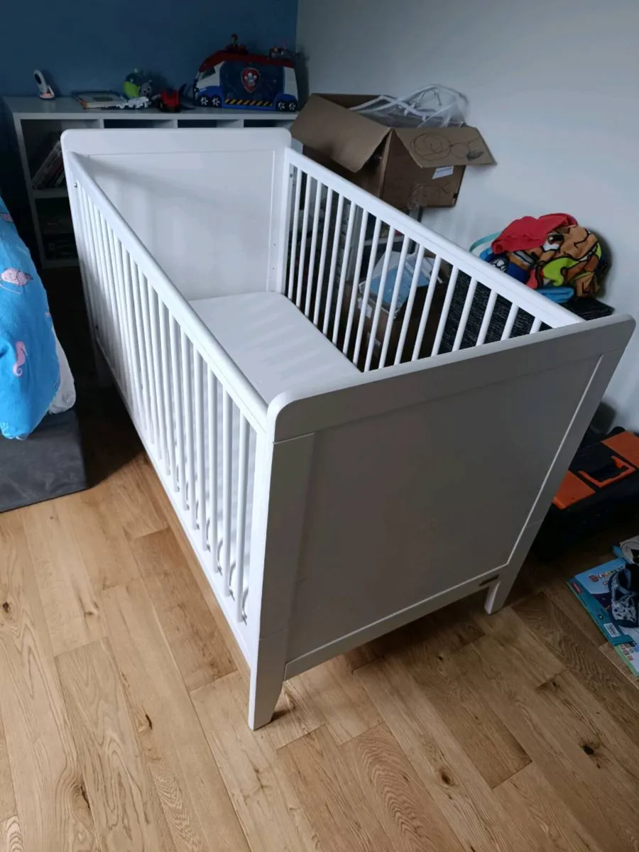 Baby bed cot - Image 1