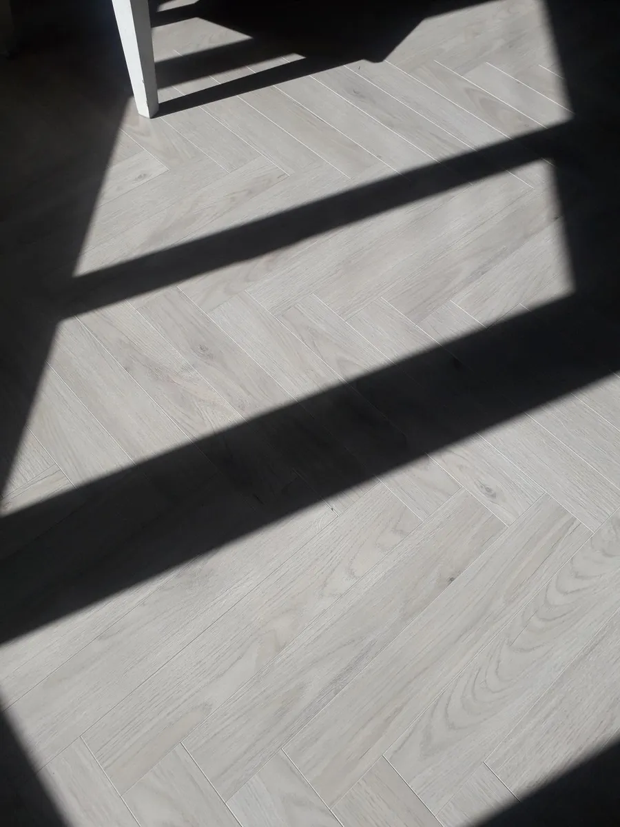 Herringbone Laminate - Image 2