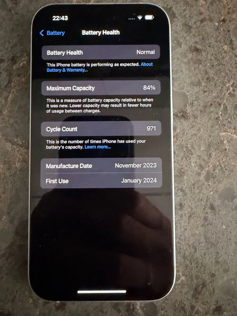 iPhone 15 256GB - Image 4