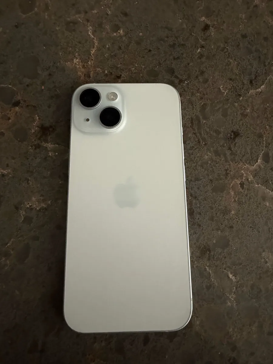 iPhone 15 256GB - Image 3