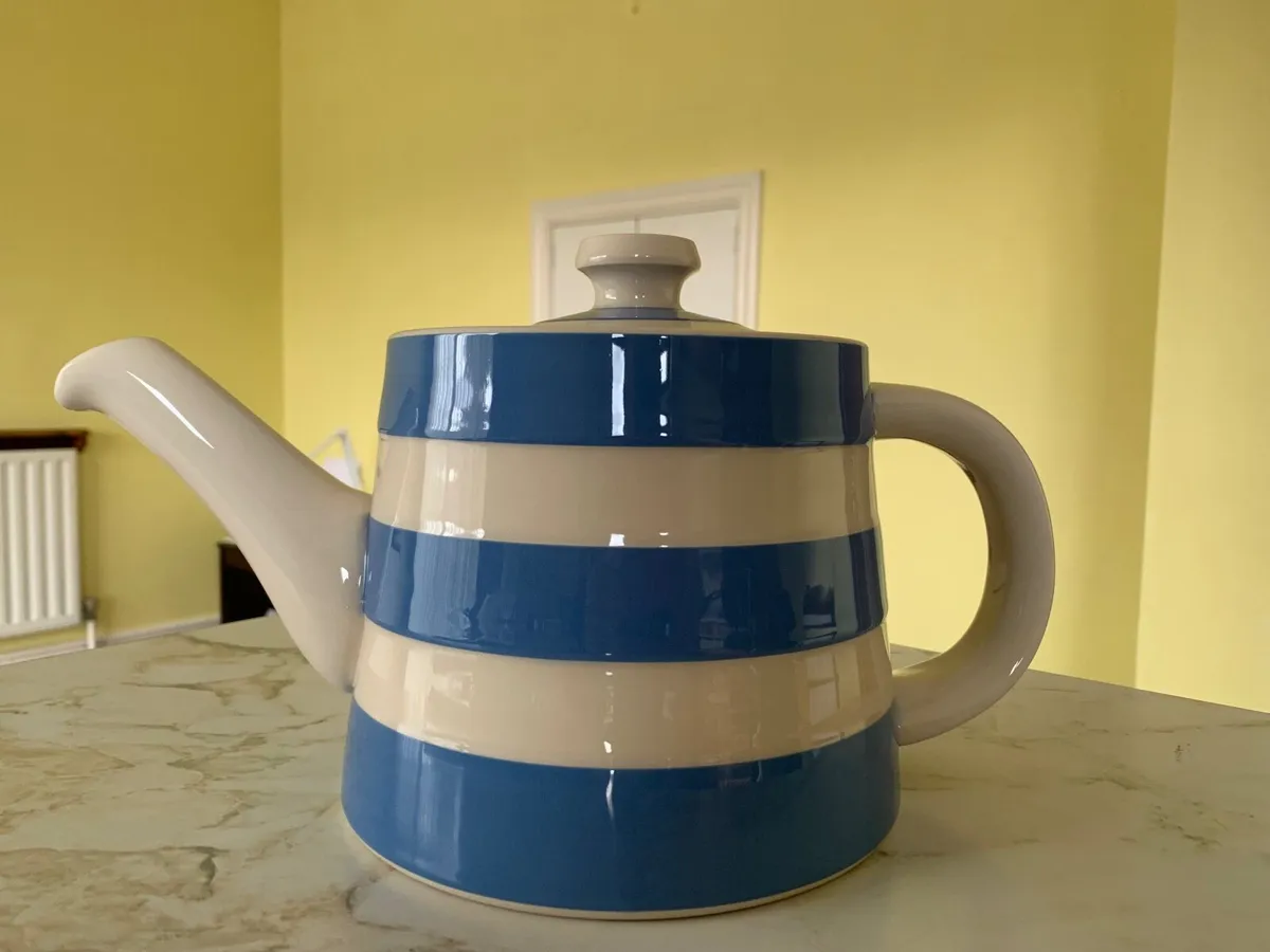 Large Cornish Blue Teapot - Image 3