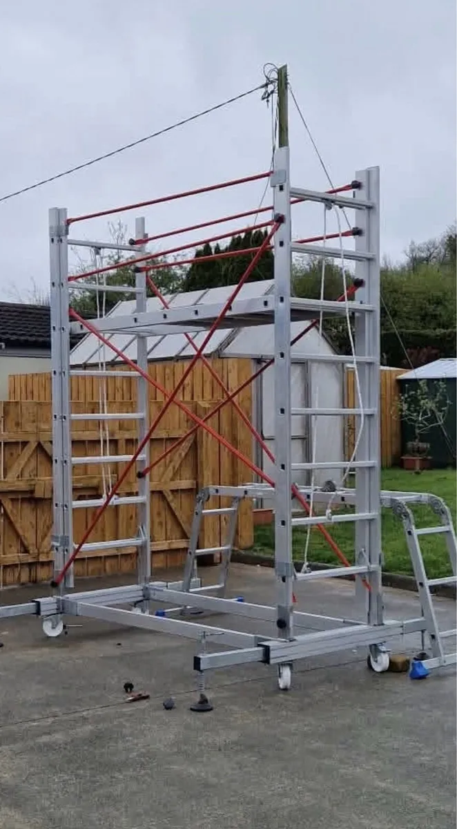 Aluminium scaffolding tower - Image 1