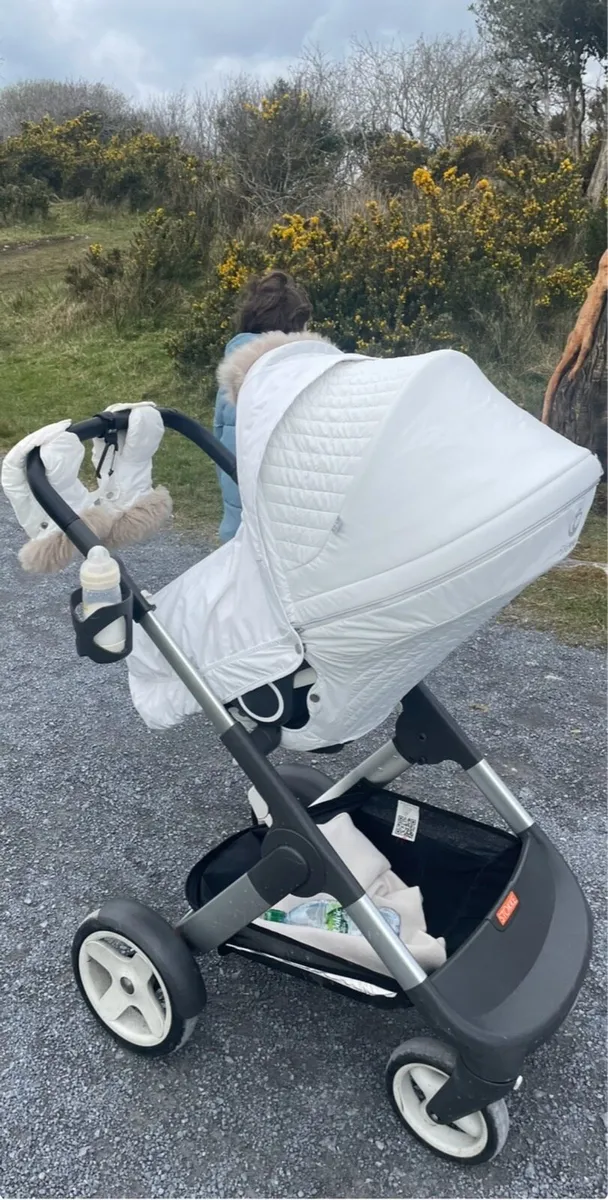 Stokke pram travel system & car seat  (beige) - Image 2