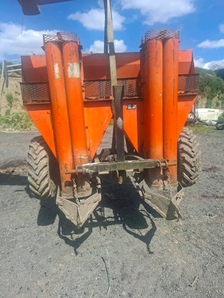Potato planter - Image 1