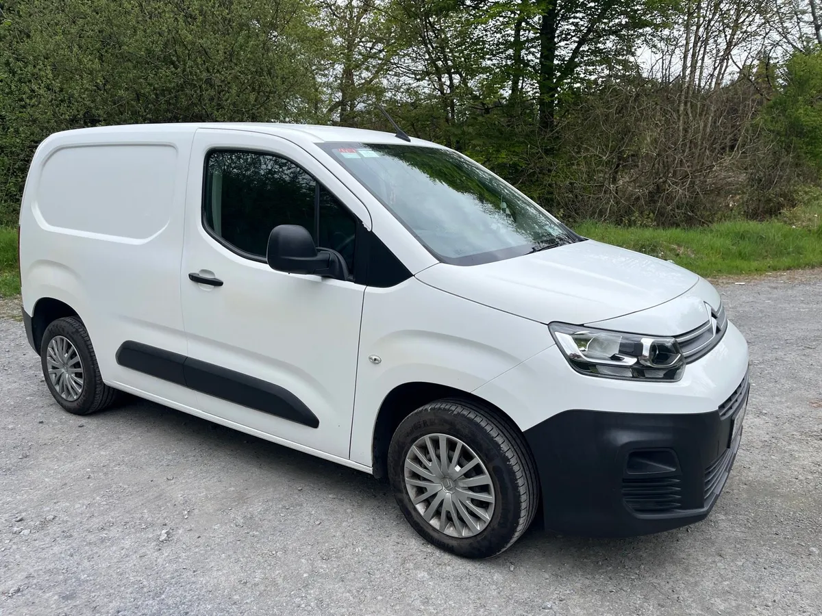 Van - Image 2