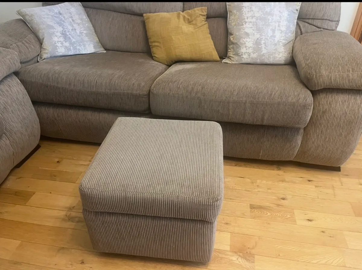 3 piece suite 3 2 1 with foot stool - Image 3