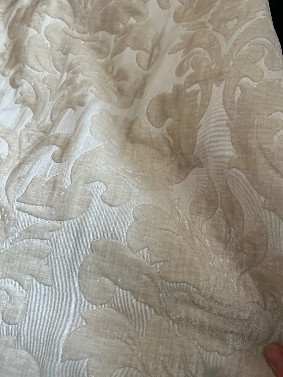 Curtains - Image 4