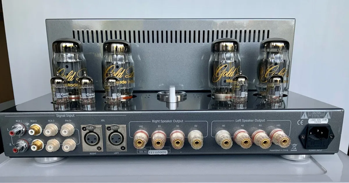 Stereo valve amplifier - Image 1