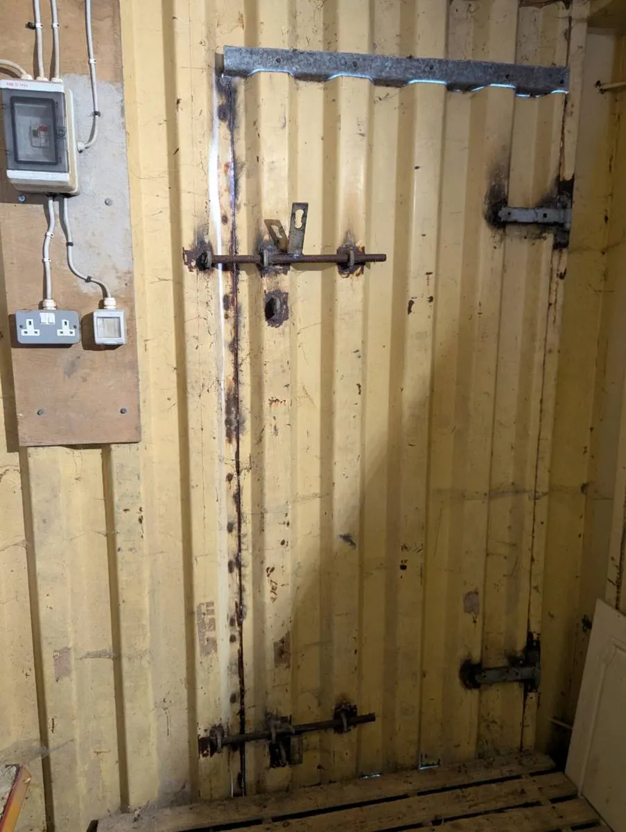 40ft standard container - Image 4