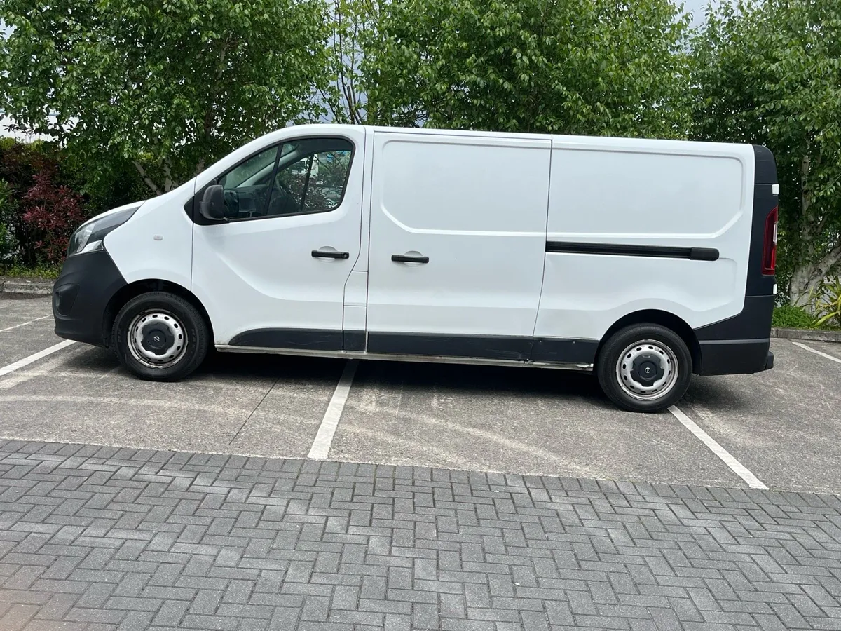 2018 vivaro, ONLY 98k km, DOE+Tax 11/26 - Image 2