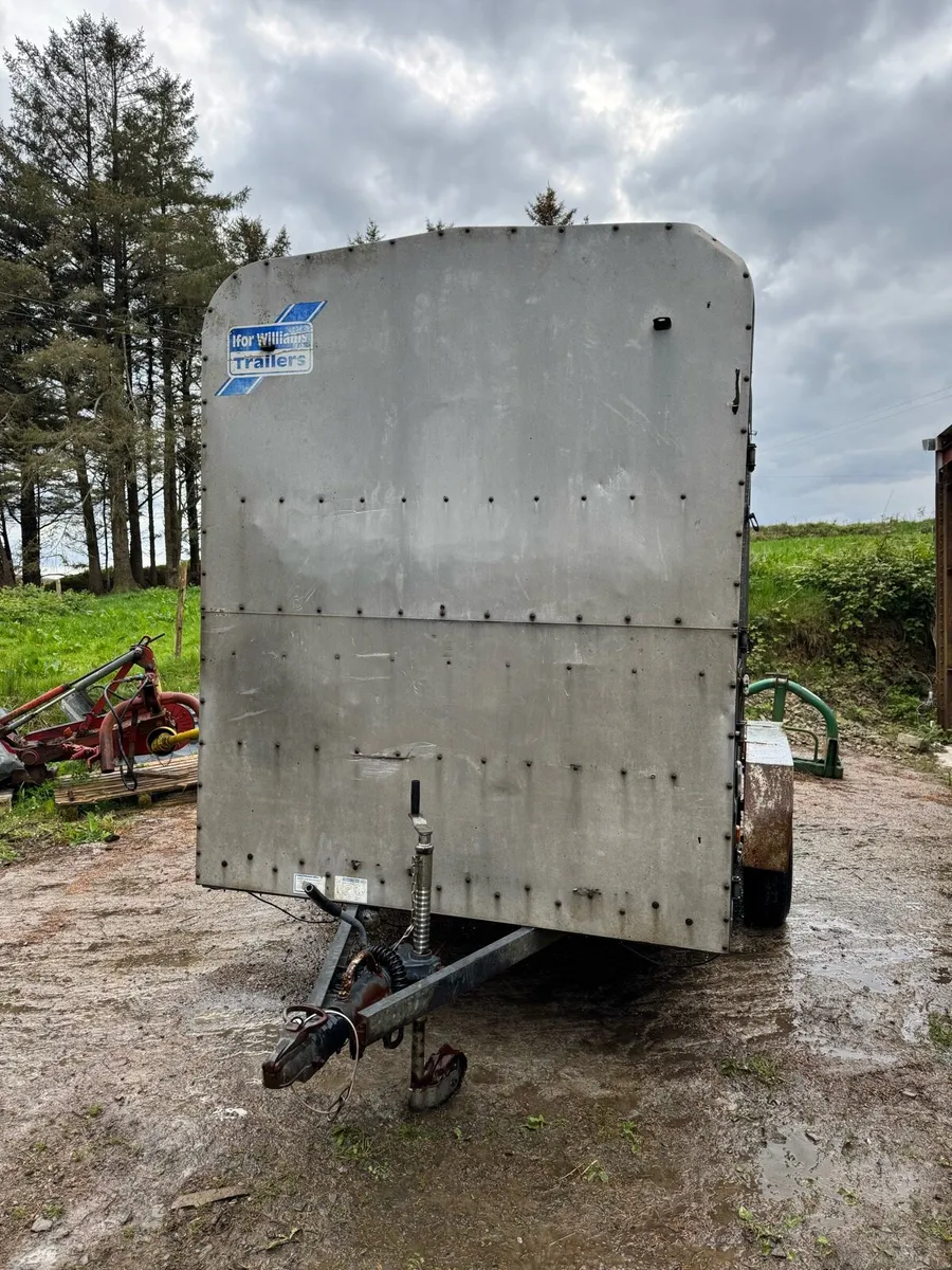 12 x 6.6 7 foot tall box - Image 2