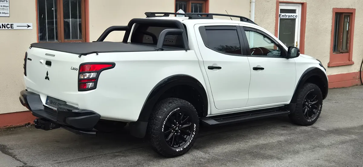 Mitsubishi L200 2019 Super Charger Black Edition - Image 3