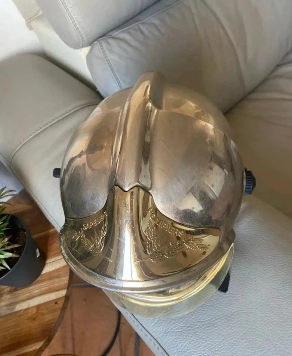 Firefighters helmet - Image 3