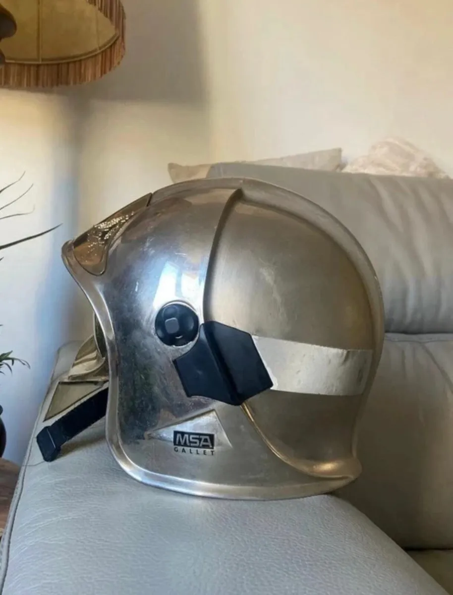 Firefighters helmet - Image 4