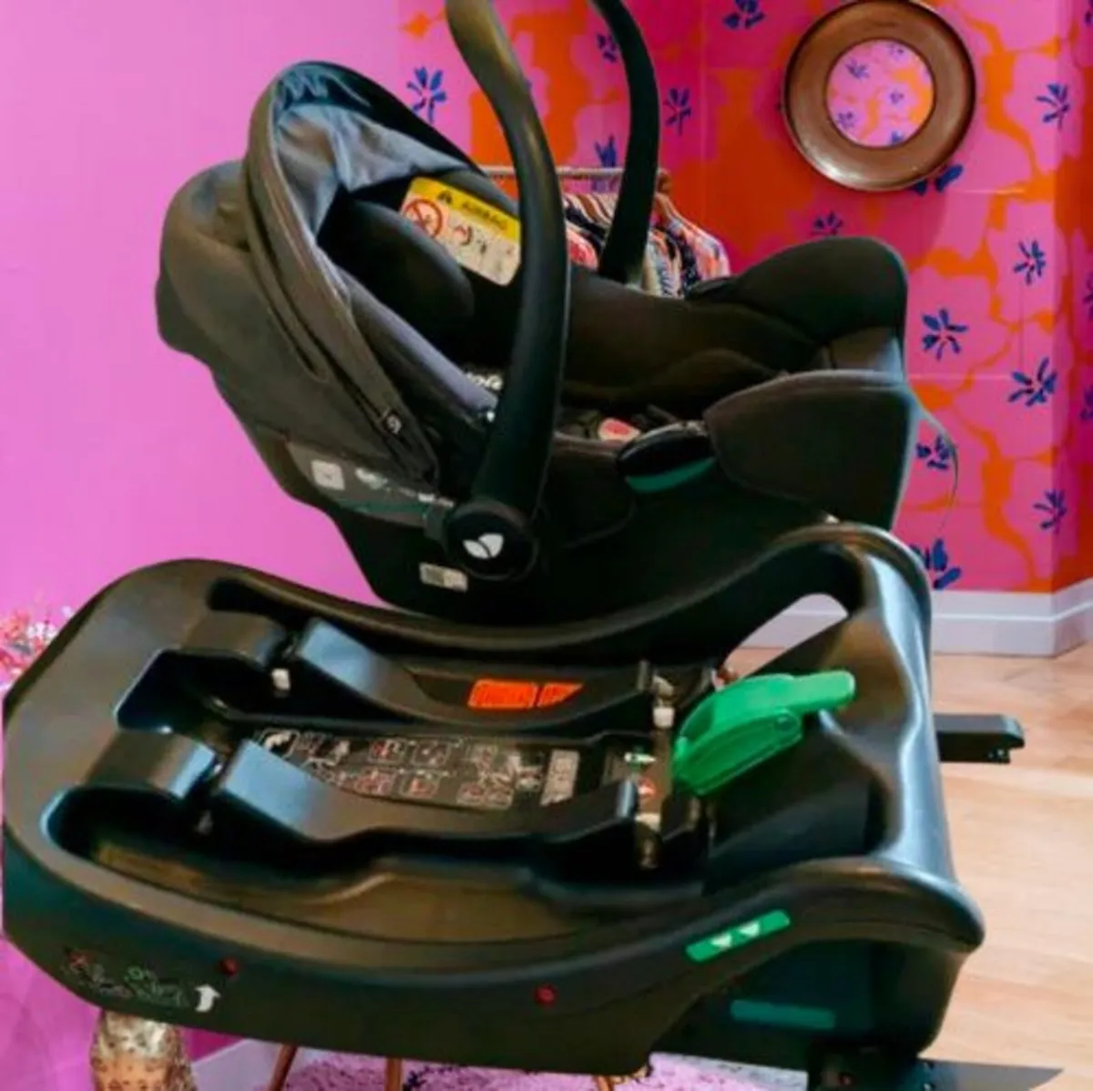Car seat and base - Image 3