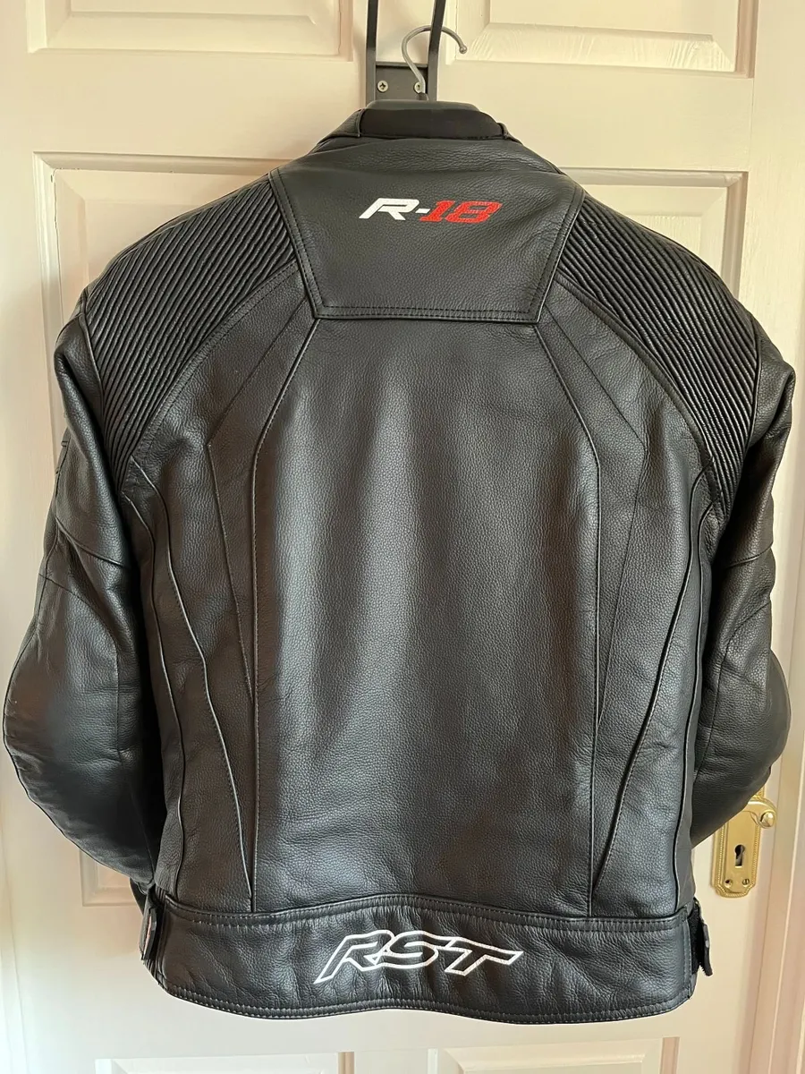 RST Jacket, Kriega R25, Weise Suit - Image 2