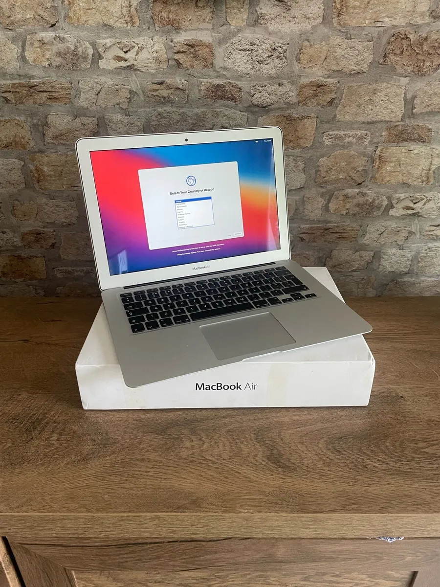 MacBook Air 8Gb Ram, 128GbSSD, 13” - Image 1