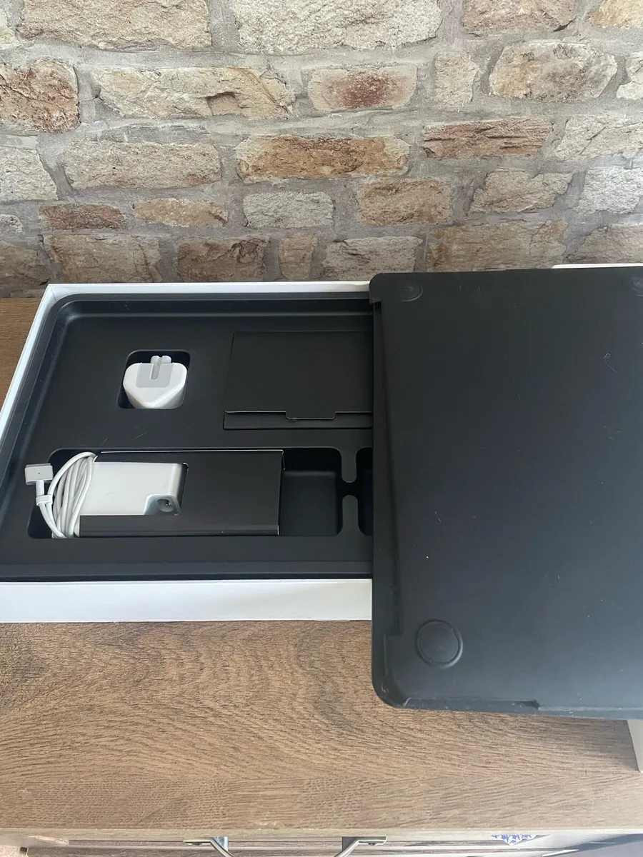 MacBook Air 8Gb Ram, 128GbSSD, 13” - Image 2