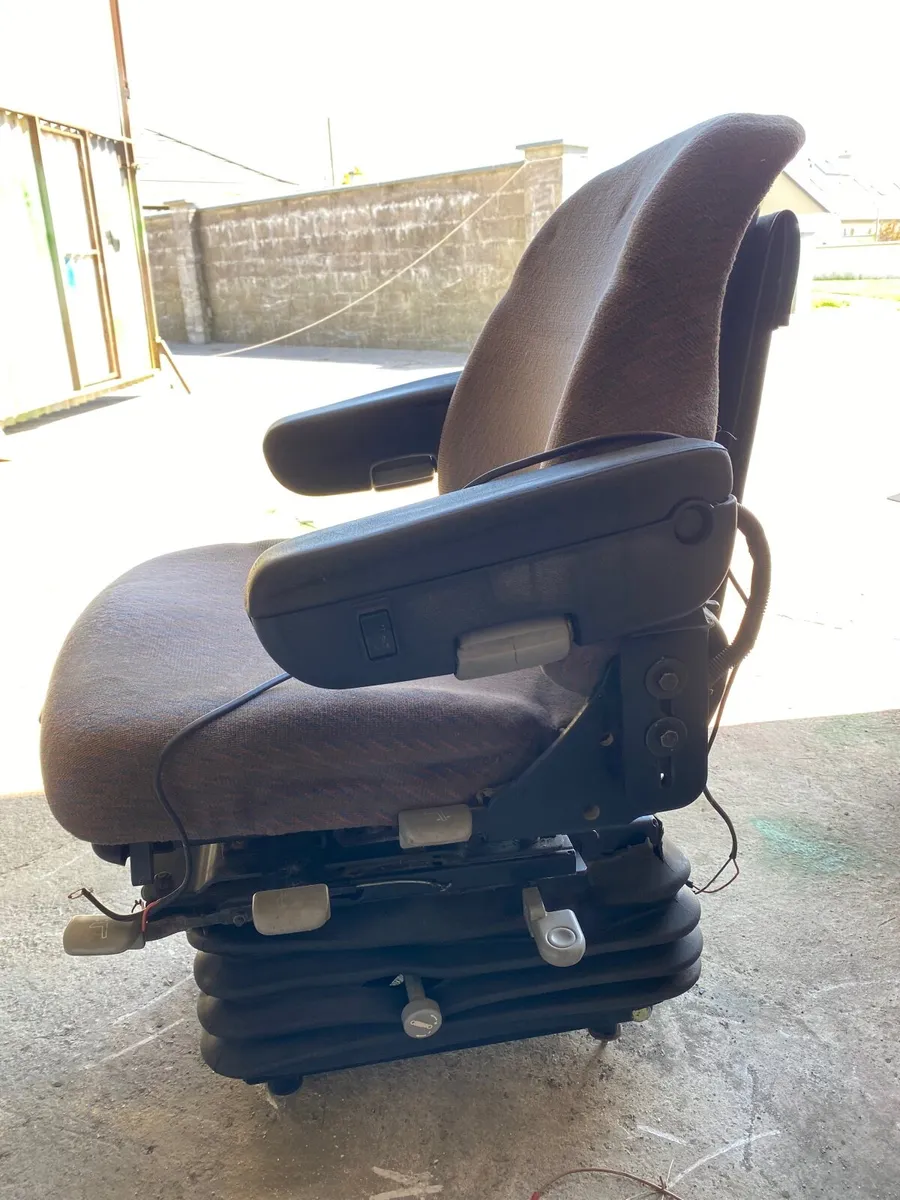 Tractor part - Image 1