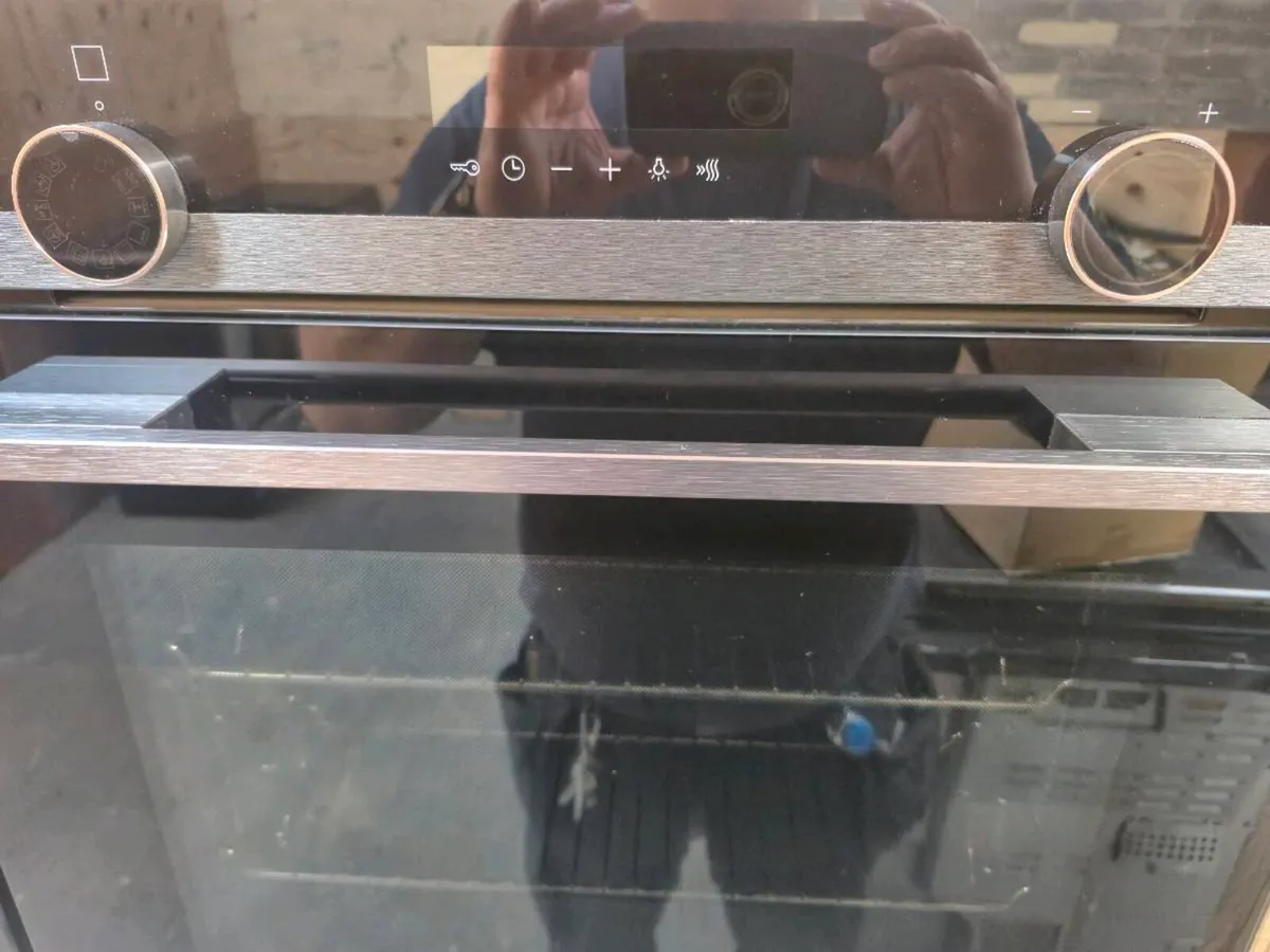 Siemens Pyrolytic and WiFi Single Electric Oven - Image 3
