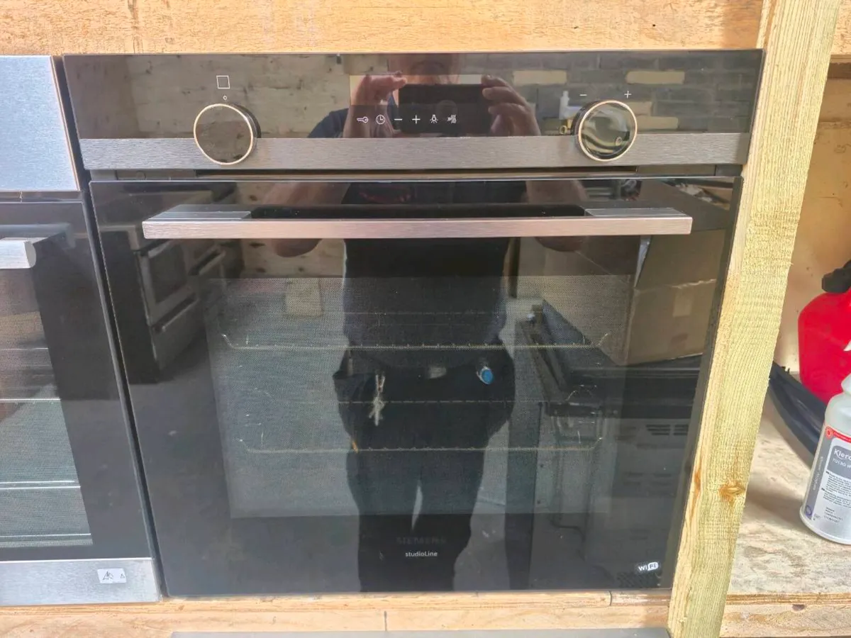Siemens Pyrolytic and WiFi Single Electric Oven - Image 2
