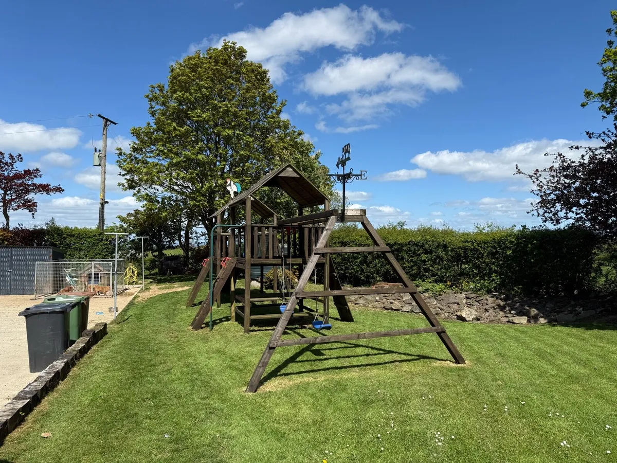 Climbing frame - Image 2