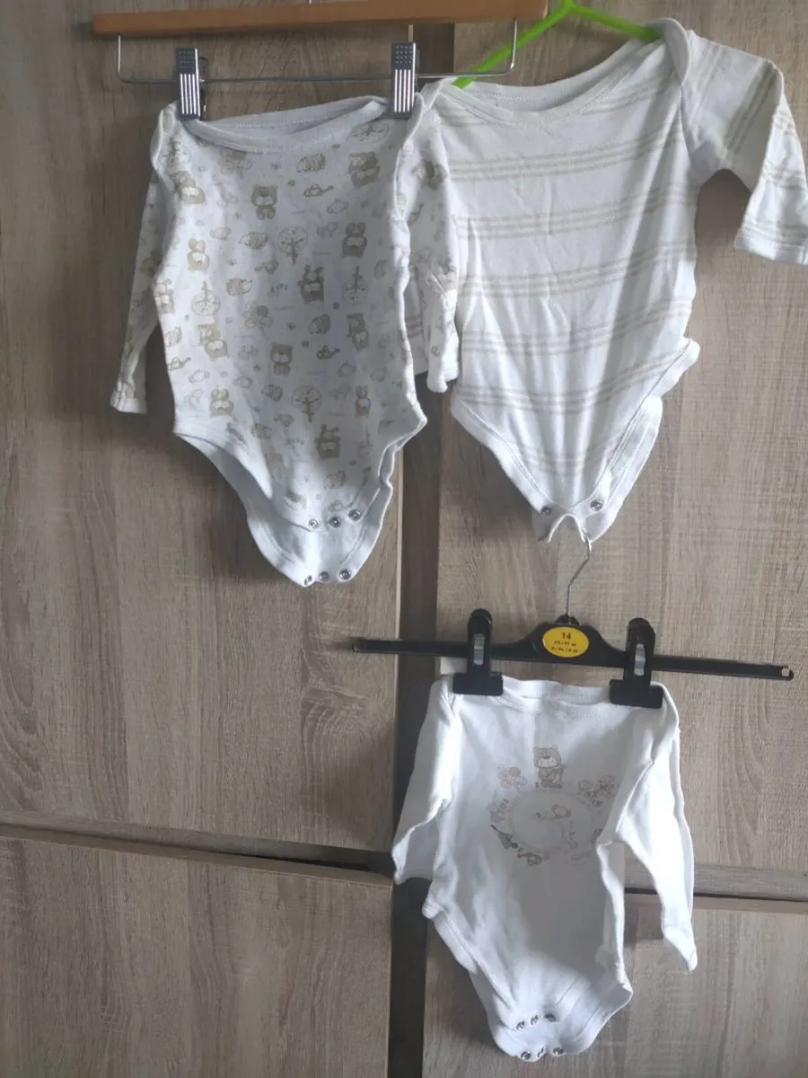 6/9 months baby bodysuit - Image 1