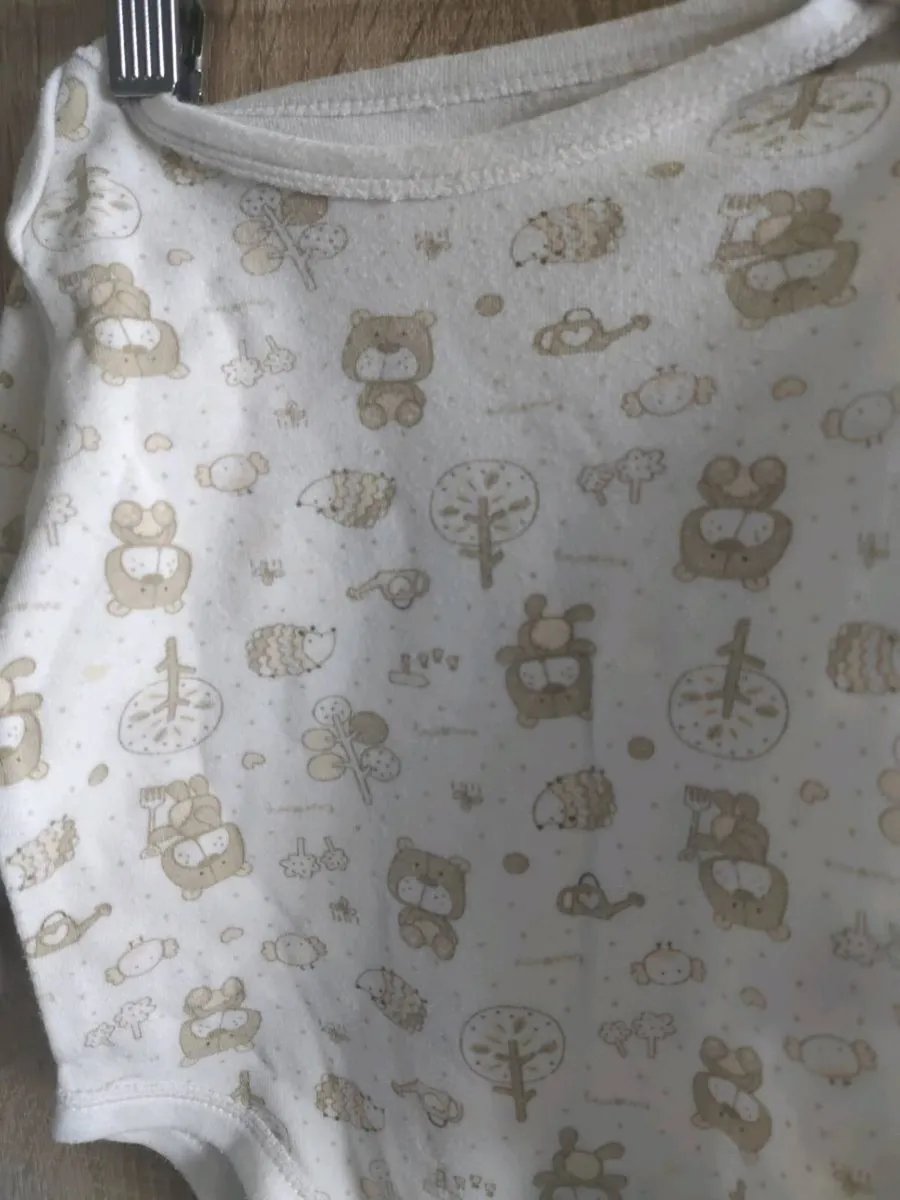 6/9 months baby bodysuit - Image 2