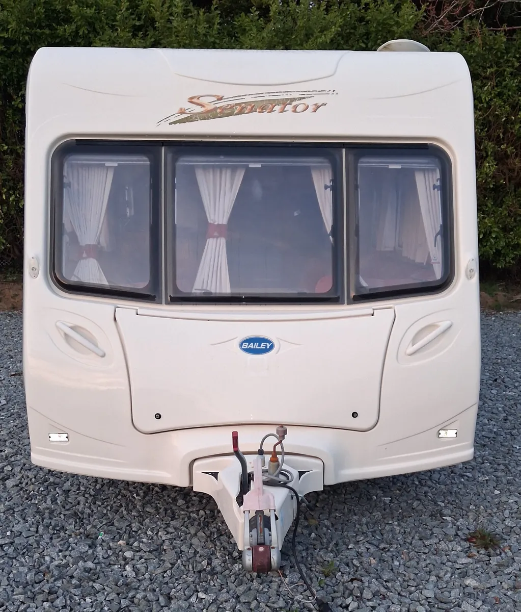 Bailey senator fixed bed caravan - Image 3