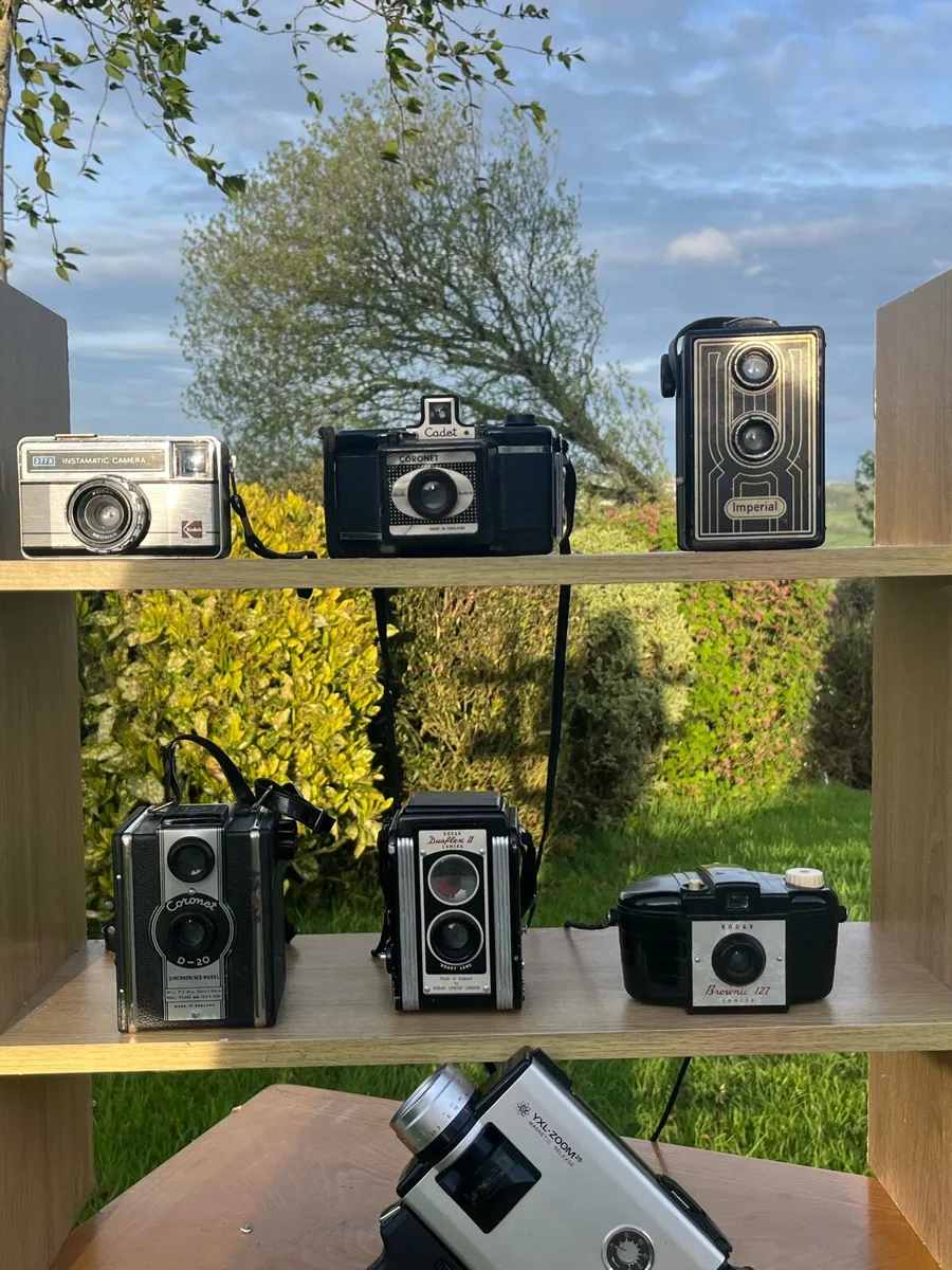 11 vintage cameras Only €55 - Image 1