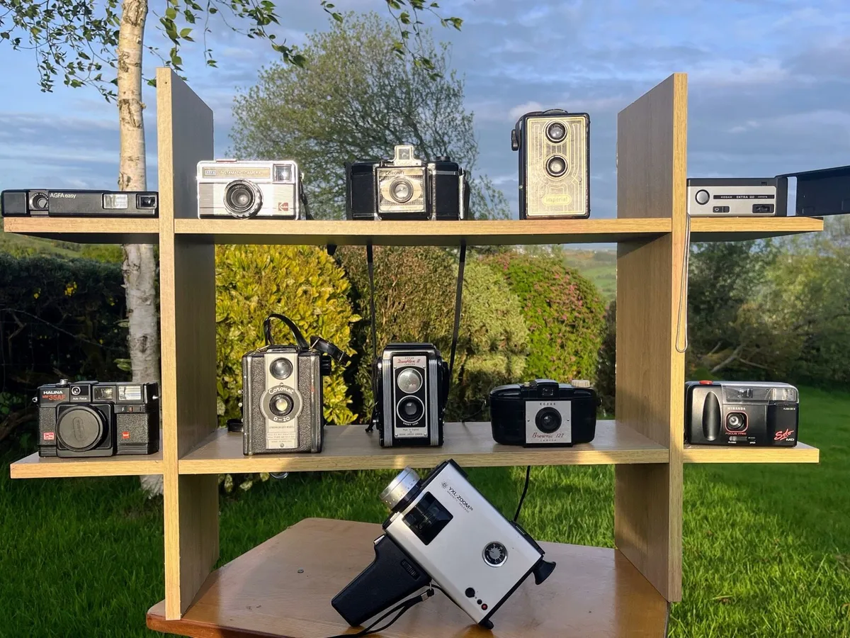 11 vintage cameras Only €55 - Image 2