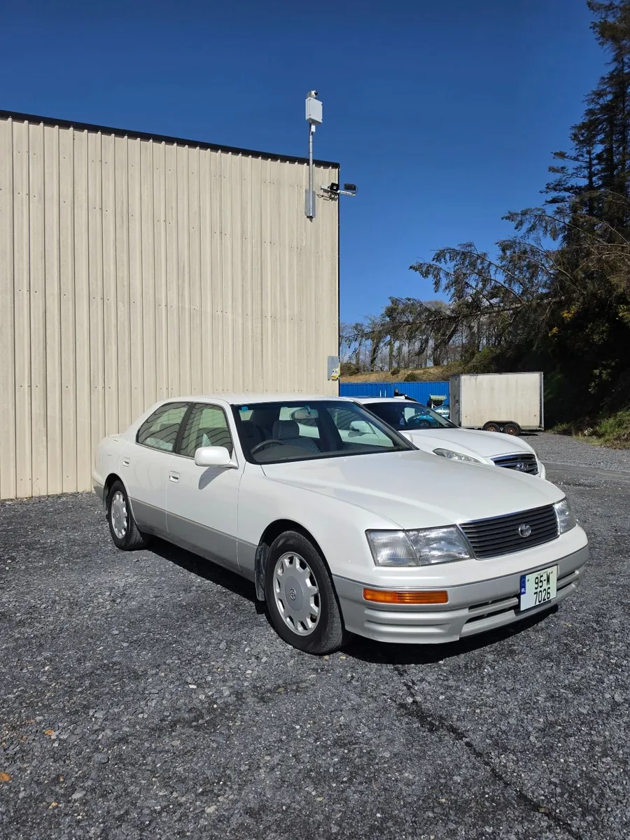 Toyota Celsior 1995 - Image 1