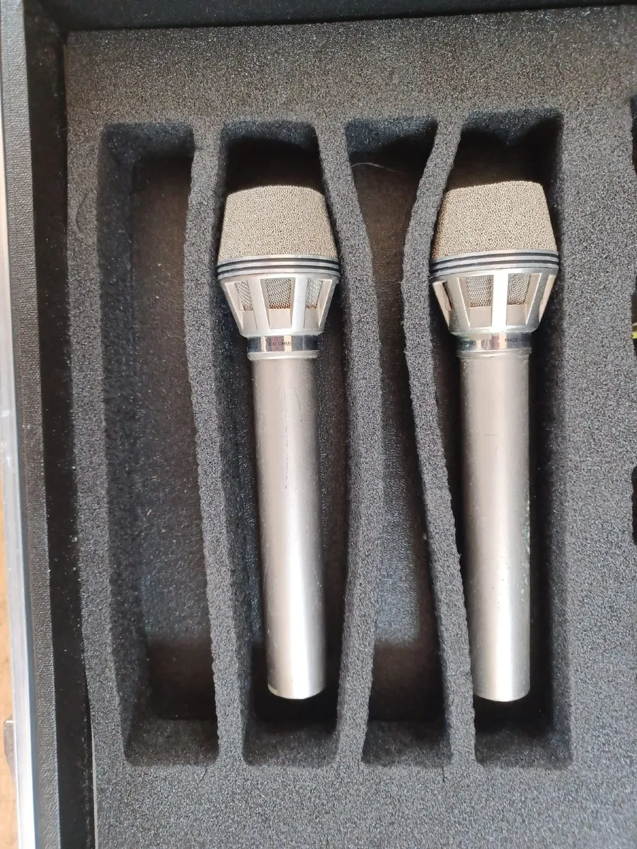 2 x AKG D 190E Vintage Microphones - Image 2