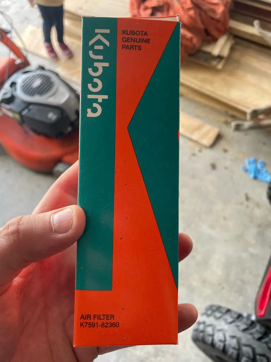 Kubota servicing parts - Image 4