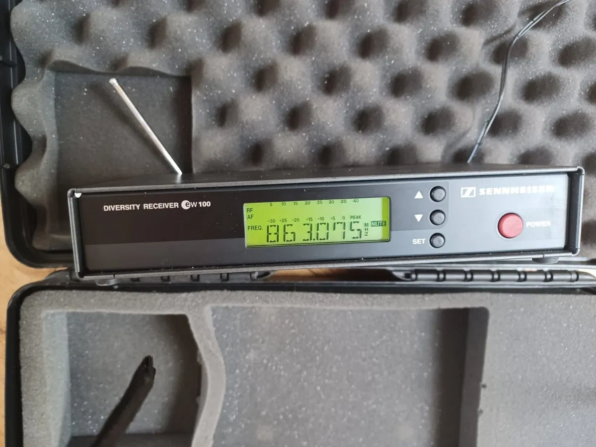 Sennheiser EW100 G1 Receiver & Microphone Set - Image 3