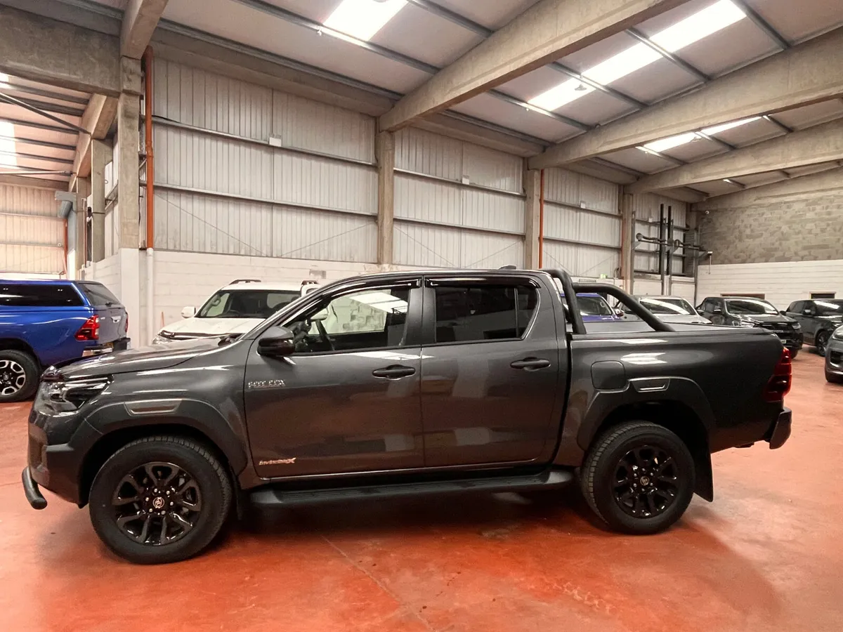 Toyota Hilux BRAND NEW InvincibleX 2.8 Auto - Image 4
