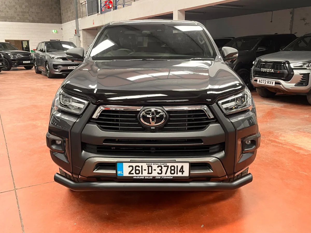 Toyota Hilux BRAND NEW InvincibleX 2.8 Auto - Image 3